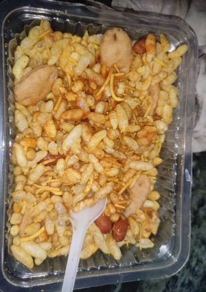 भेल पूड़ी (bhel puri recipe in Hindi) रेसिपी मुख्य फोटो