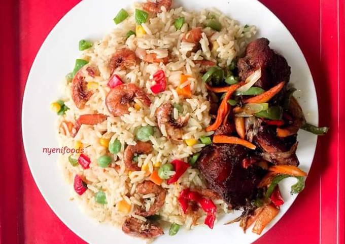 Recipe of Perfect Coconut rice garnished with shrimps and vegetables