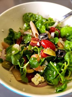 รูปของ Greek Salad with Shrimp & Whole Wheat Pasta