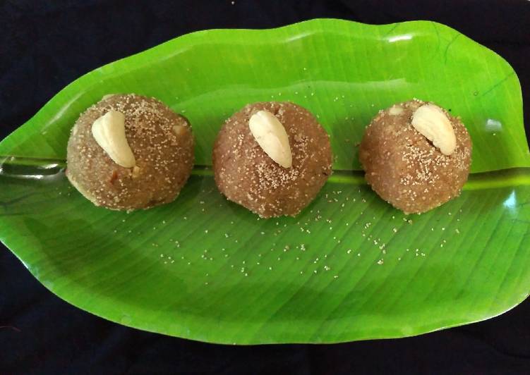 How to Make Homemade ચુરમાના લાડુ(laduu recipe in Gujarati)