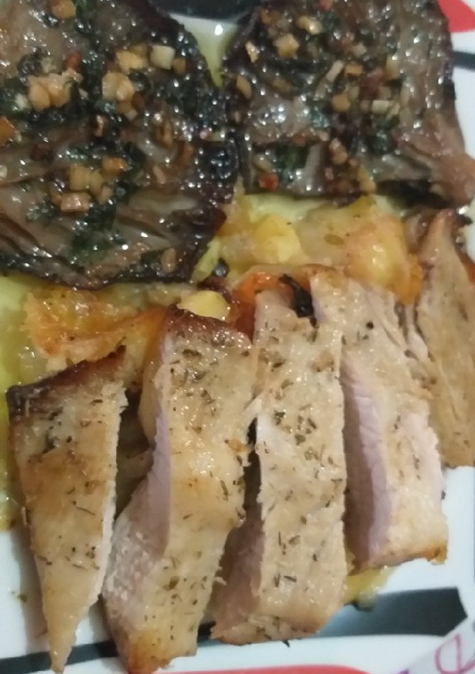 Una foto de Secreto al horno con setas a la plancha