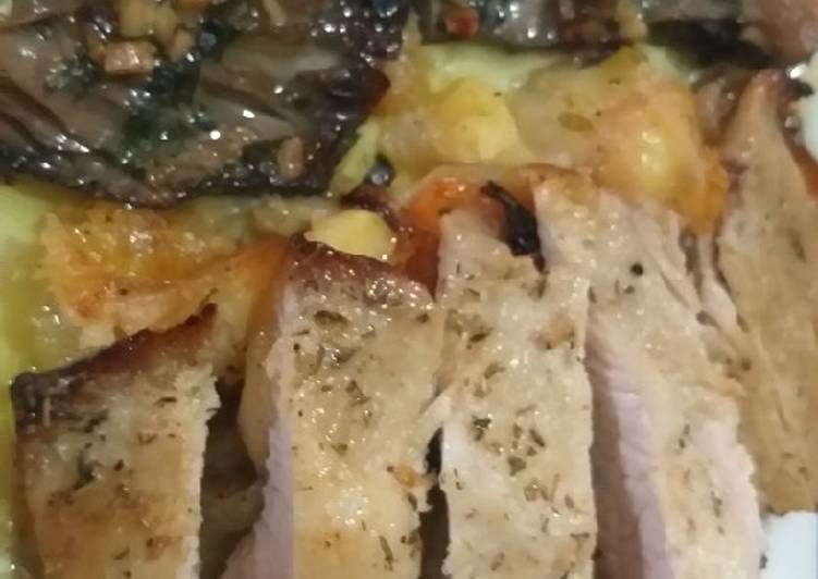 Secreto al horno con setas a la plancha