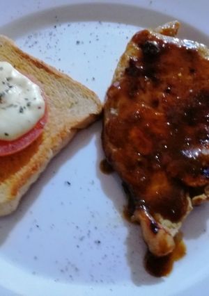 Una foto de Chuletas con café y whisky