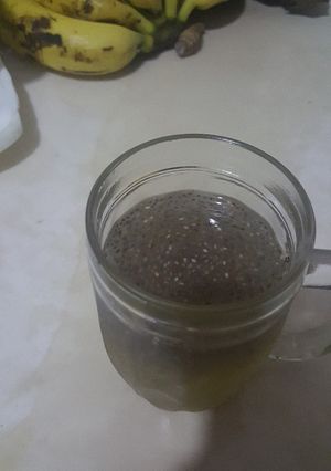 Una foto de Agua de chía desintoxicante