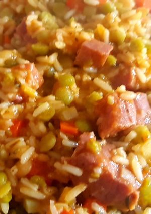 Una foto de Guiso de arroz, arvejas y jamón crudo 👨‍🍳👨‍🍳