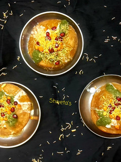 ઇન્દોરી કચોરી (Indori Kachori recipe in Gujarati) (Jain) રેસીપી મુખ્ય ફોટો