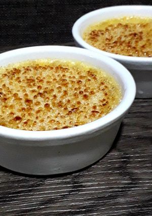 A picture of Crème brûlée.