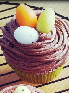 Una foto de Cupcakes con motivos de Pascua (canela y chocolate)