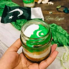 A picture of 14th August Special cake Jars.