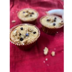 A picture of Banana Walnut cupcake.