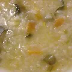 Una foto de Sopa de verdura de arroz