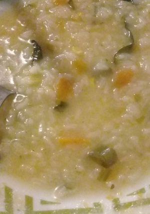 Una foto de Sopa de verdura de arroz