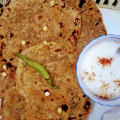 A picture of Sattu  Ka  Paratha.