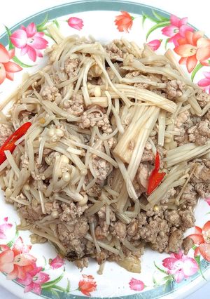 รูปของ ผัดเห็ดเข็มทองหมูสับ #อาหารไทยง่ายๆ