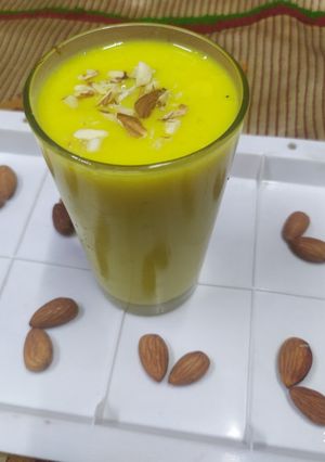 बादाम मिल्क शेक रेसिपी मुख्य फोटो
