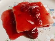 Una foto de salsa mermelada de frambuesas