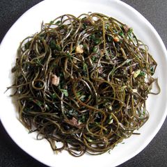 A picture of Garlic Anchovy ‘Kombu’.