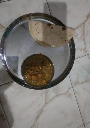 आलू टमाटर (Aloo Tamatar recipe in hindi) रेसिपी मुख्य फोटो