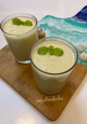 A picture of Melon banana smoothie.