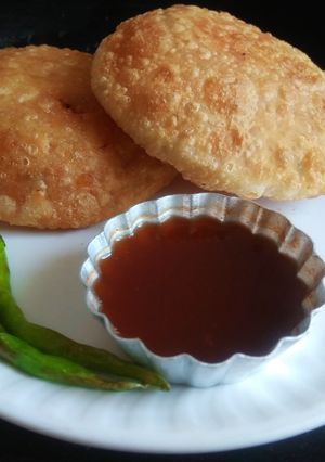 खस्ता कचोरी रेसिपी चे मुख्य फोटो 