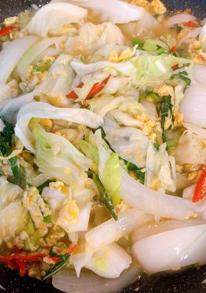 รูปของ คั่วไข่ปลาร้า🥚🍳🥬🥦style by barbie👩🏼🍳