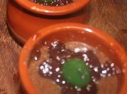Una foto de mousse de melocotón en almibar