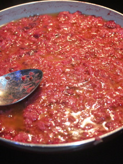 Una foto de Arroz rojo con atún