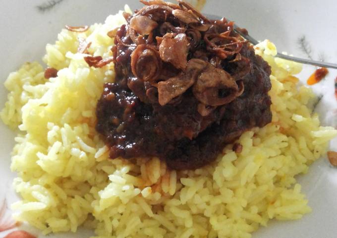 Resep Nasi  kuning  bumbu  habang banjarmasin oleh Annisa 