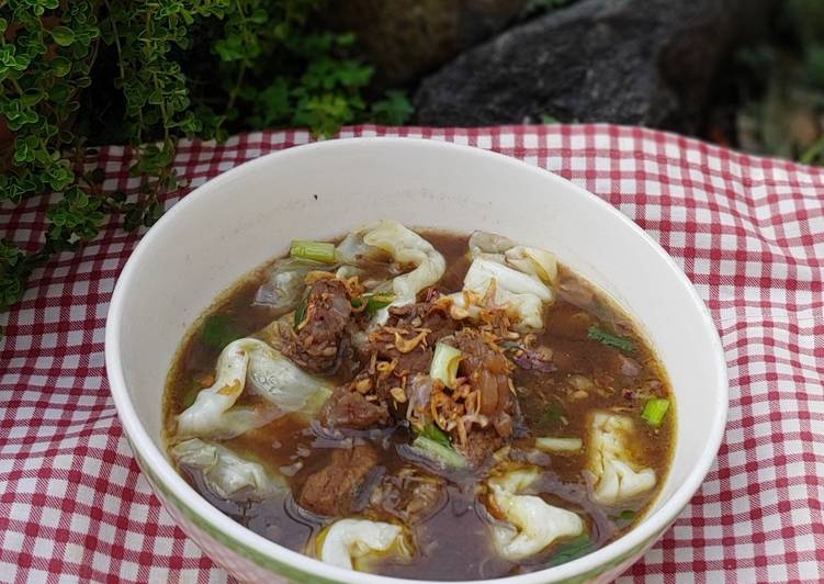 19. Rawon Daging & Kubis