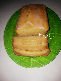 A picture of My simple vanilla cake.