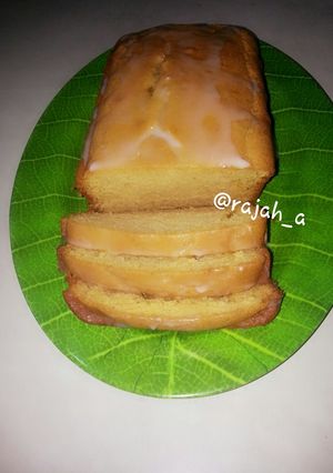 A picture of My simple vanilla cake.