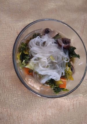 Una foto de Caldo de Kale y Fideo Chino