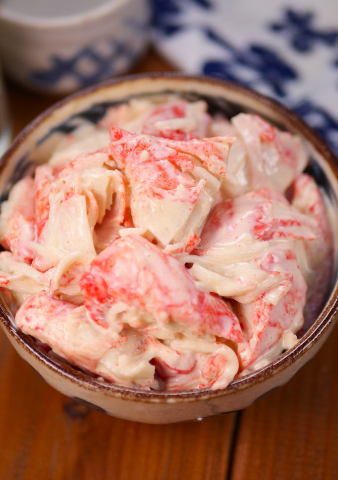 A picture of Chunky Crab Stick Appetizer with Supreme Sauce.