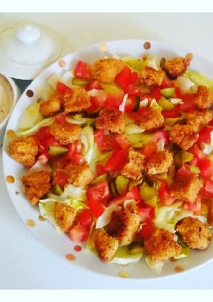 Une photo de Salade complète et tofu croustillant