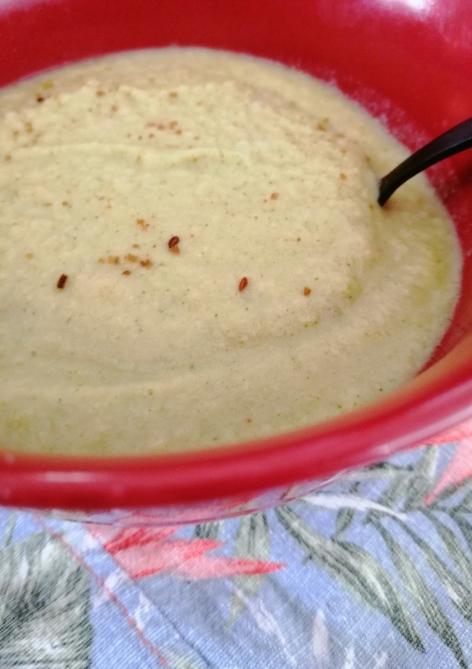Una foto de Crema de pollo y verduras