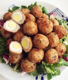 trứng chiên thịt gà