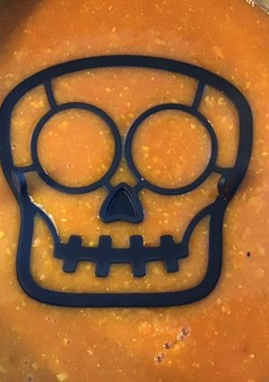 Une photo de Soupe moulinée Halloween aux panais pois chiches et tomates