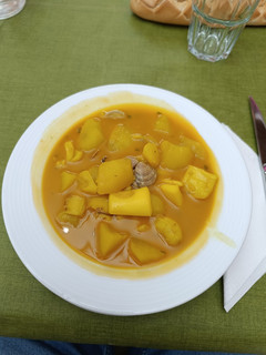 Una foto de Patatas a la marinera (Madre)