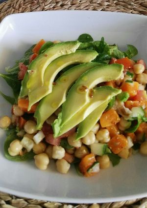 Una foto de Ensalada de garbanzos con boniato