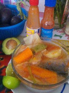 Una foto de Caldo de pescado Michi🐟😙