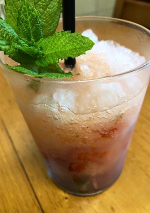 Una foto de Mojito de fresa