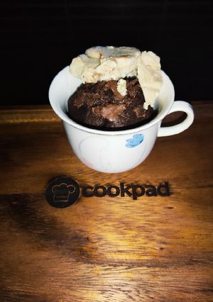 A picture of Cake in a Cup.
