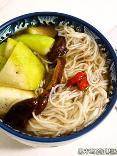 黑木耳瓠瓜麵線.柯媽媽の植物燕窩 的食譜成品照片