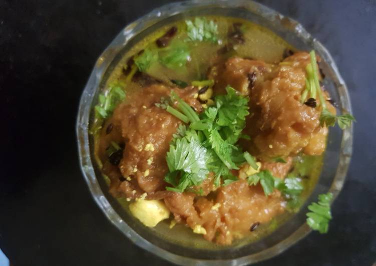 Ghiya kofta with spicy curry