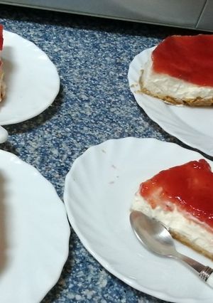 Una foto de Tarta de Queso 🧀 y fresa 🍓