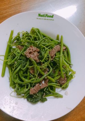 Hình của món Tuần 9 : Đọt su su xào thịt bò.