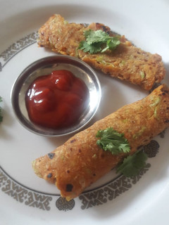 દૂધી ના થેપલા (Dudhi Thepla Recipe In Gujarati) રેસીપી મુખ્ય ફોટો