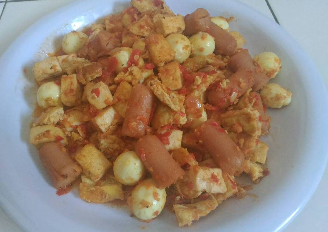 Balado telur puyuh, telur ayam, sosis dan tahu putih