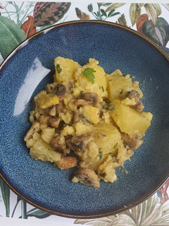 Una foto de Sartén de patatas, castañas y champiñones a la mostaza