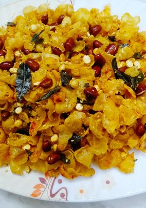 A picture of Makkai poha Chevda.